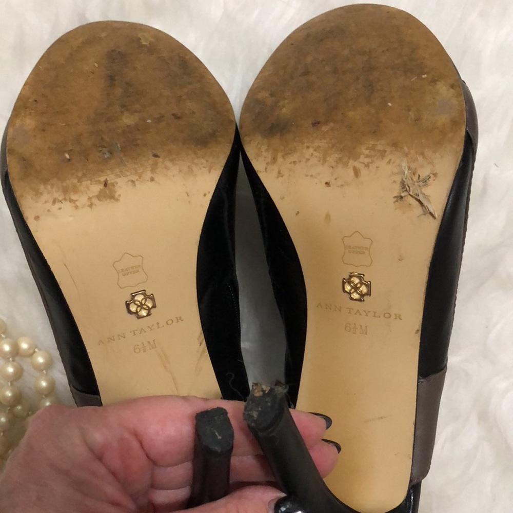 ANN TAYLOR • Elegant Black & Brown Open Toe Heels w Side Zipper Detail - Picture 14 of 16